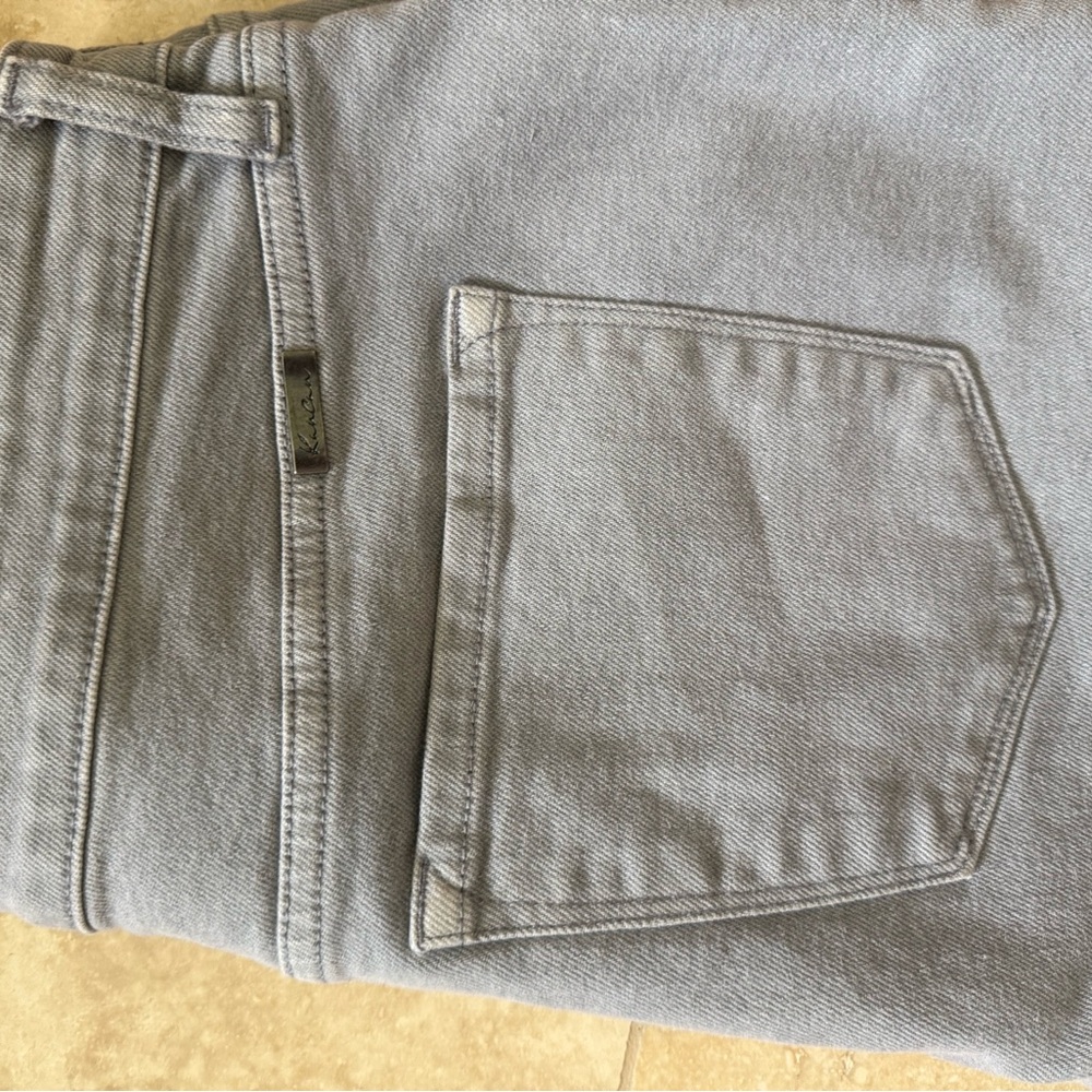 KanCan Women's Light Gray Straight Leg Jeans - Picture 7 of 7